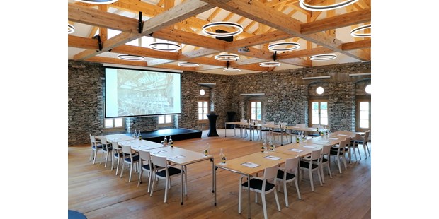 Tagungshotels - Seminarraum abschließbar - Pinzgau - Veranstaltungssaal mit U für 20 Personen - Mesnerhaus Rauris - Seminare und Veranstaltungen