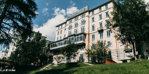 Tagungshotels - Flair: entspannt - Graubünden - Hotel Saratz Aussenansicht - Seminarhotel SARATZ & Kongress- und Kulturzentrum Pontresina