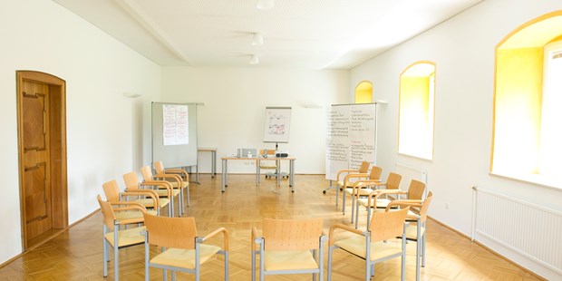 Tagungshotels - Seminarraum abschließbar - Edt (Altenberg bei Linz, Eidenberg) - Seminarraum Hausgarten 70m2 - Seminarhof Kletzmayr