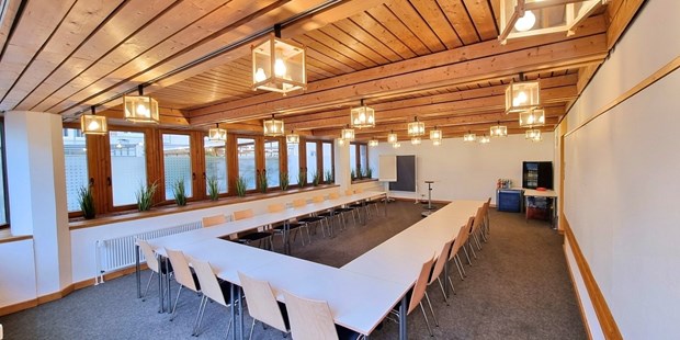 Tagungshotels - Gräfelfing - Großer Seminarraum in U-Bestuhlung - Veranstaltungszentrum des Evangelischen Handwerker-Vereins