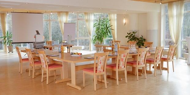 Tagungshotels - Gastronomie: Eigene Internationale Küche - Region Schwaben - Runder Saal - Hotel Restaurant Talblick