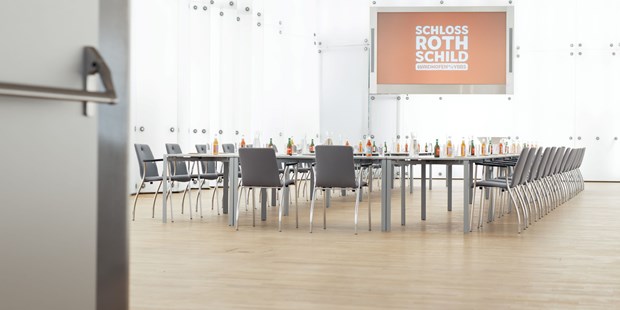 Tagungshotels - Gastronomie: Fremdes Catering möglich - Gewerbepark (Saxen) - Kristallsaal, mit Zugang zu den Arkaden im Hof - Schloss Rothschild