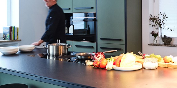 Tagungshotels - Flair: elegant - Pliening - Auch Kochveranstaltungen können durchgeführt werden oder aber die Küche fürs Catering verwendet werden. - Botanical Kitchen in Grafing bei München