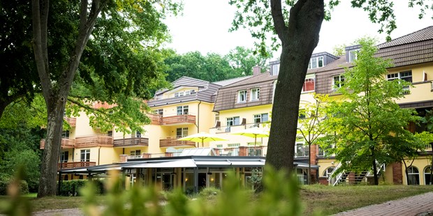 Tagungshotels - Kultur-Incentive: Städtetrip - Mecklenburgische Schweiz - Außenansicht - Kurhaus am Inselsee