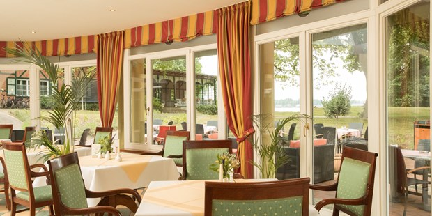 Tagungshotels - Lichtanlage - Mecklenburgische Schweiz - Wintergarten Restaurant "Schröders" - Kurhaus am Inselsee