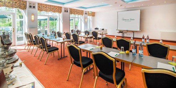 Tagungshotels - Videokonferenzsystem - Seminarraum - Kurhaus am Inselsee
