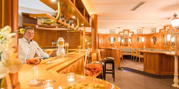 Tagungshotels - Gastronomie: Eigene Internationale Küche - Nordhessen - Hotelbar - Waldhotel Schäferberg 