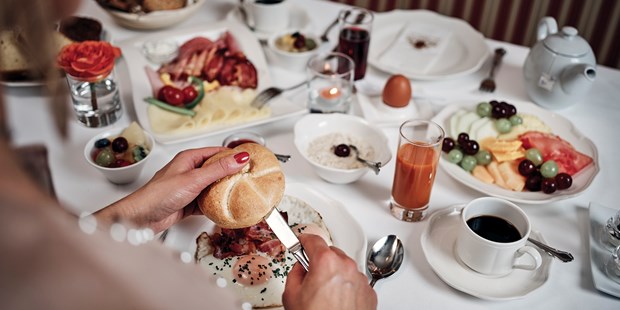 Tagungshotels - Mahlzeiten: Mittag - Sinnhub - Frühstück im Pichlmayrgut - reichhaltiges,  abwechslungsreiches Büffet mit Bio Ecke - Hotel Pichlmayrgut
