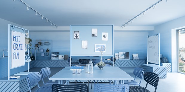 Tagungshotels - Art der Location: Meetingroom - Pöcking - Ein Raum, der Ideen fließen und Wellen reiten lässt. - OutOfOffice München-Eisbach