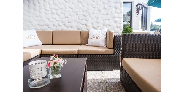Tagungshotels - Flipchart - Oberösterreich - Lounge-Bereich auf der Terrasse - Eidenberger Alm