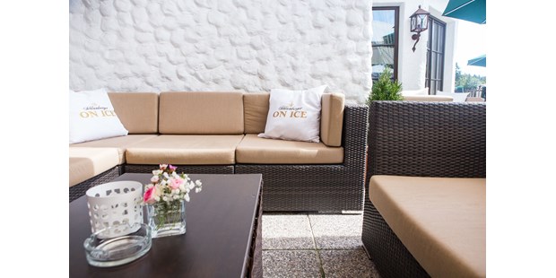 Tagungshotels - Drucker - Höf (Oberneukirchen) - Lounge-Bereich auf der Terrasse - Eidenberger Alm