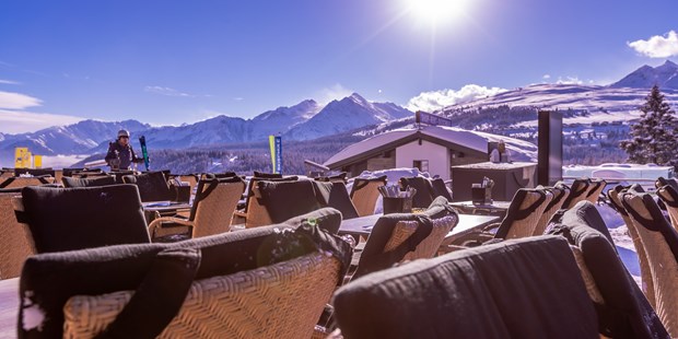Tagungshotels - Adventure-Incentive: Klettern - Paßthurn - Susi Alm | Sonnenterrasse - MY ALPENWELT Resort****SUPERIOR