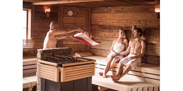 Tagungshotels - Mahlzeiten: Hotelbar - Fuschlsee - Saunaaufguss - Ebners Waldhof am See