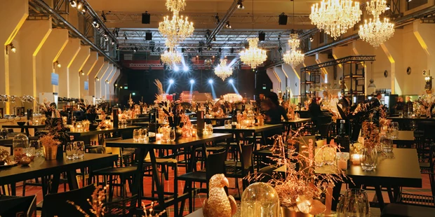 Tagungshotels - Bochum - Setting Gala für 600 Pax OG  - Grand Hall Zollverein
