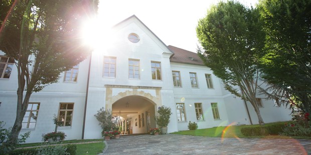 Tagungshotels - nächstes Hotel - Obersaifen - Eingang des Weinschlosses - Weinschloss Thaller