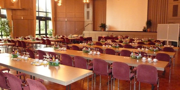 Tagungshotels - Mahlzeiten: Buffetform möglich - Böhme - Parlamentarische Bestuhlung - Potpourri - die Eventgastronomie im Kurhaus