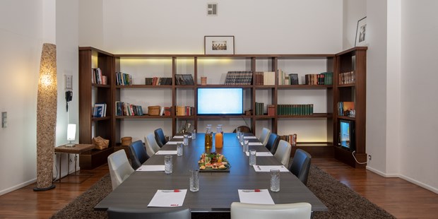 Tagungshotels - Mahlzeiten: Mittag - Hessen Süd - Bibliothek - Leonardo Royal Mannheim