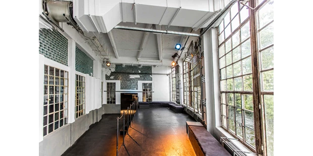 Tagungshotels - Art der Location: Meetingroom - Großziethen - Waterfloor Podest Glashaus - Glashaus