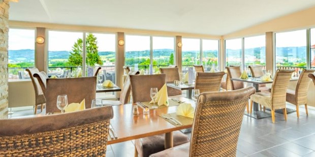 Tagungshotels - Gastronomie: Eigene regionale Küche - Hessen Nord - Restaurant - Benessere Hotelbetriebs GmbH - Waldhotel Soodener-Hof