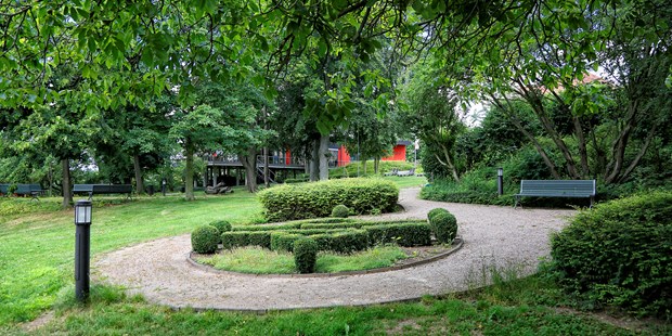 Tagungshotels - Adventure-Incentive: Bogenschießen - Gumperda - Hoteleigener Park und Garten - Konsumhotel Dorotheenhof Weimar