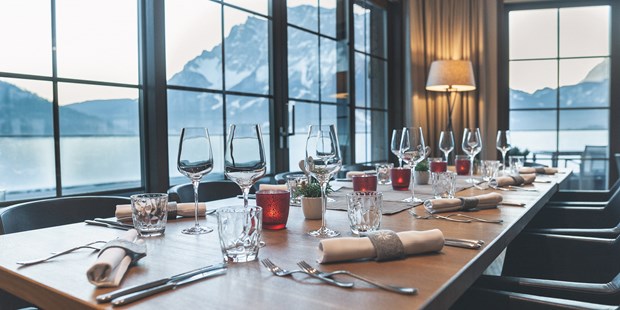 Tagungshotels - Bildschirm - Zugspitze - Wunderschöner Ausblick und das perfekte Panorama - 180° Restaurant-Konditorei