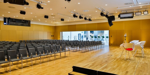 Tagungshotels - geeignet für: Firmenweihnachtsfeiern - Holzhausen (Holzhausen) - Veranstaltungssaal - OÖNachrichten FORUM