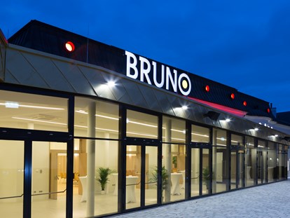 Tagungshotels - Art der Location: Tagungsstätte - Die Event- und Seminarlocation BRUNO bei Nacht. - BRUNO