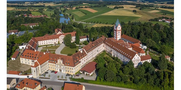 Tagungshotels - Flair: urig - Unterschleißheim - Das Kloster Scheyern liegt zentral in Bayern. - Gäste- und Tagungshaus Kloster Scheyern