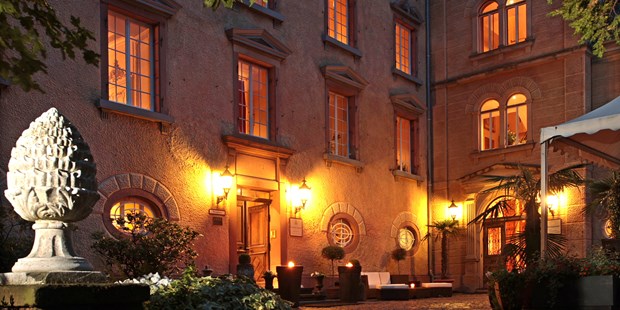Tagungshotels - Adventure-Incentive: Wandern - Deutschland - Hoteleingang - Hotel Schloss Edesheim