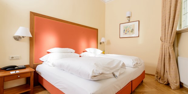 Tagungshotels - nächstes Hotel - Maria-Lanzendorf - Suite Schlafraum - Ines Dombois