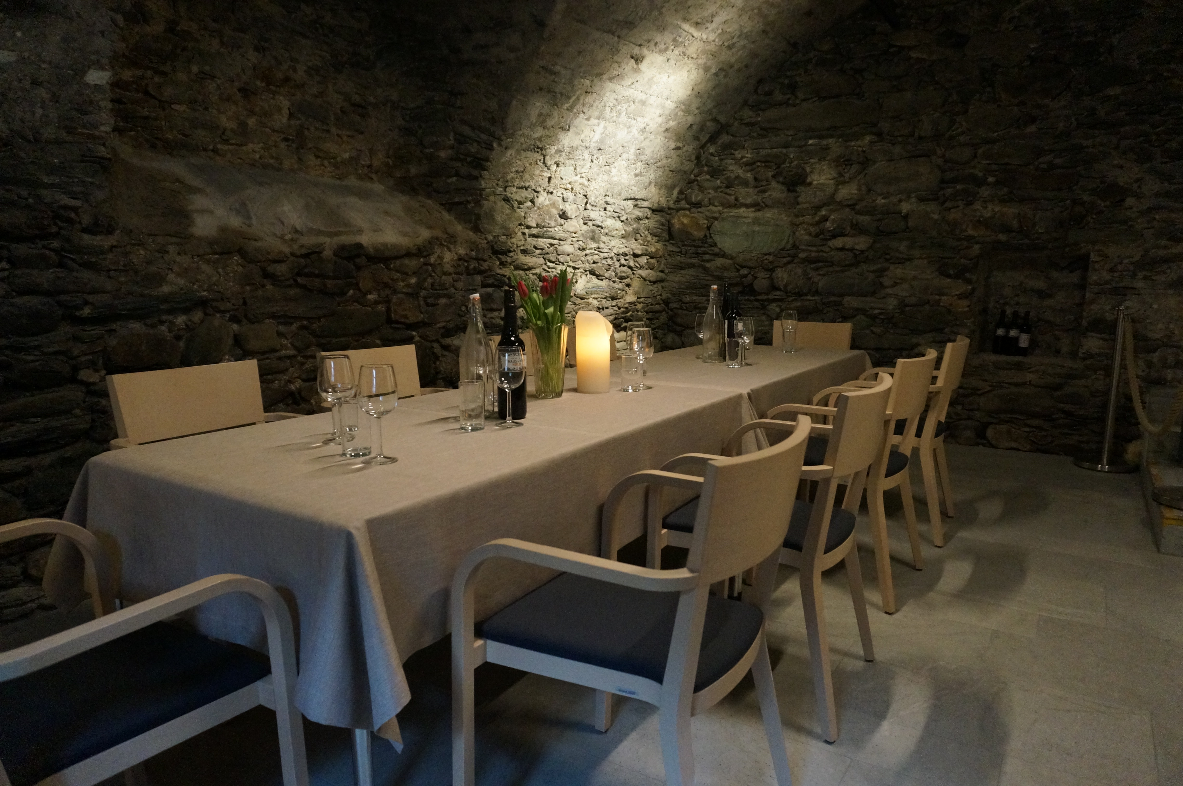 Seminarraum: Das gemütliche Gewölbe im Souterrain. - Mesnerhaus Rauris - Ihre Location für Seminare und Veranstaltungen in den Alpen