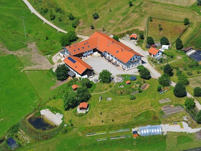 Tagungshotels - Abhörsicher: Einzelne Räume - Lamplstätt aus der Luft - Seminarhaus Lamplstätt