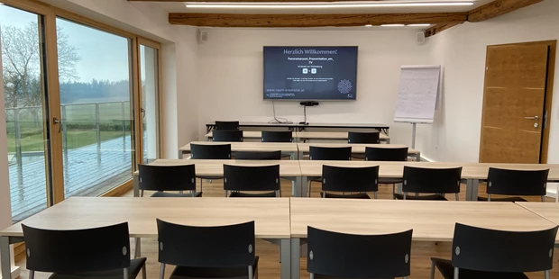 Tagungshotels - Beamer und Leinwand - Pöppinger Gut