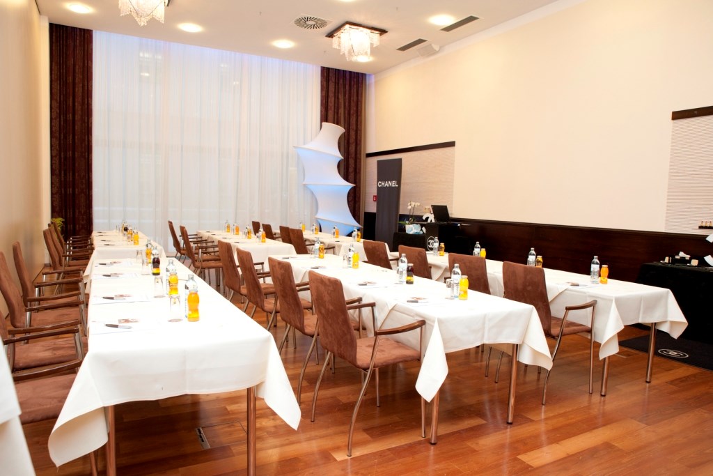 Der Sandwirth **** Räume Saal SANDWIRTH II