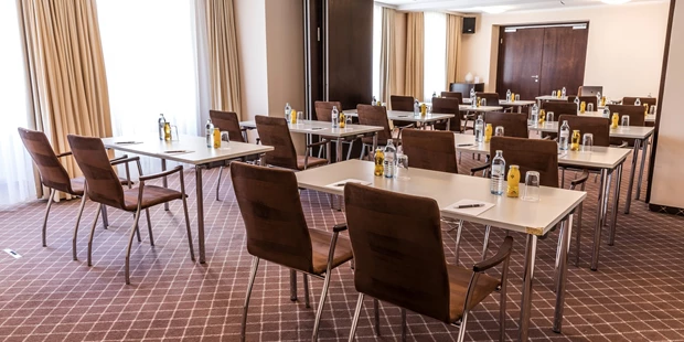 Tagungshotels - Beamer und Leinwand - Der Sandwirth ****