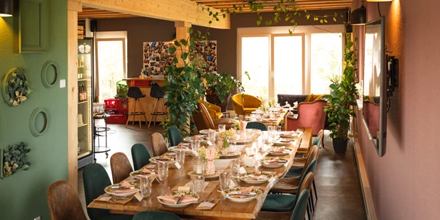 Tagungshotels - Beamer und Leinwand - GAZbar