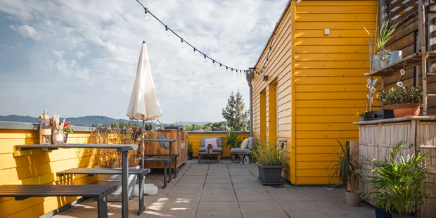 Tagungshotels - Beamer und Leinwand - GAZbar