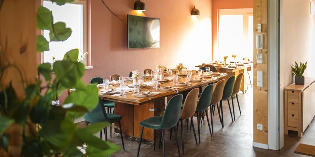 Tagungshotels - Beamer und Leinwand - GAZbar