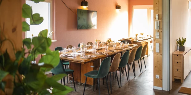 Tagungshotels - Beamer und Leinwand - GAZbar