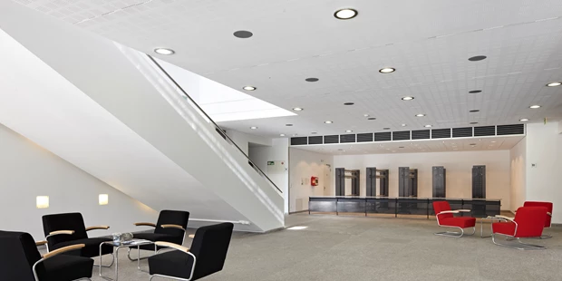 Tagungshotels - PLZ 7504 (Schweiz) - Foyer EG Kongresszentrum - Seminarhotel SARATZ & Kongress- und Kulturzentrum Pontresina