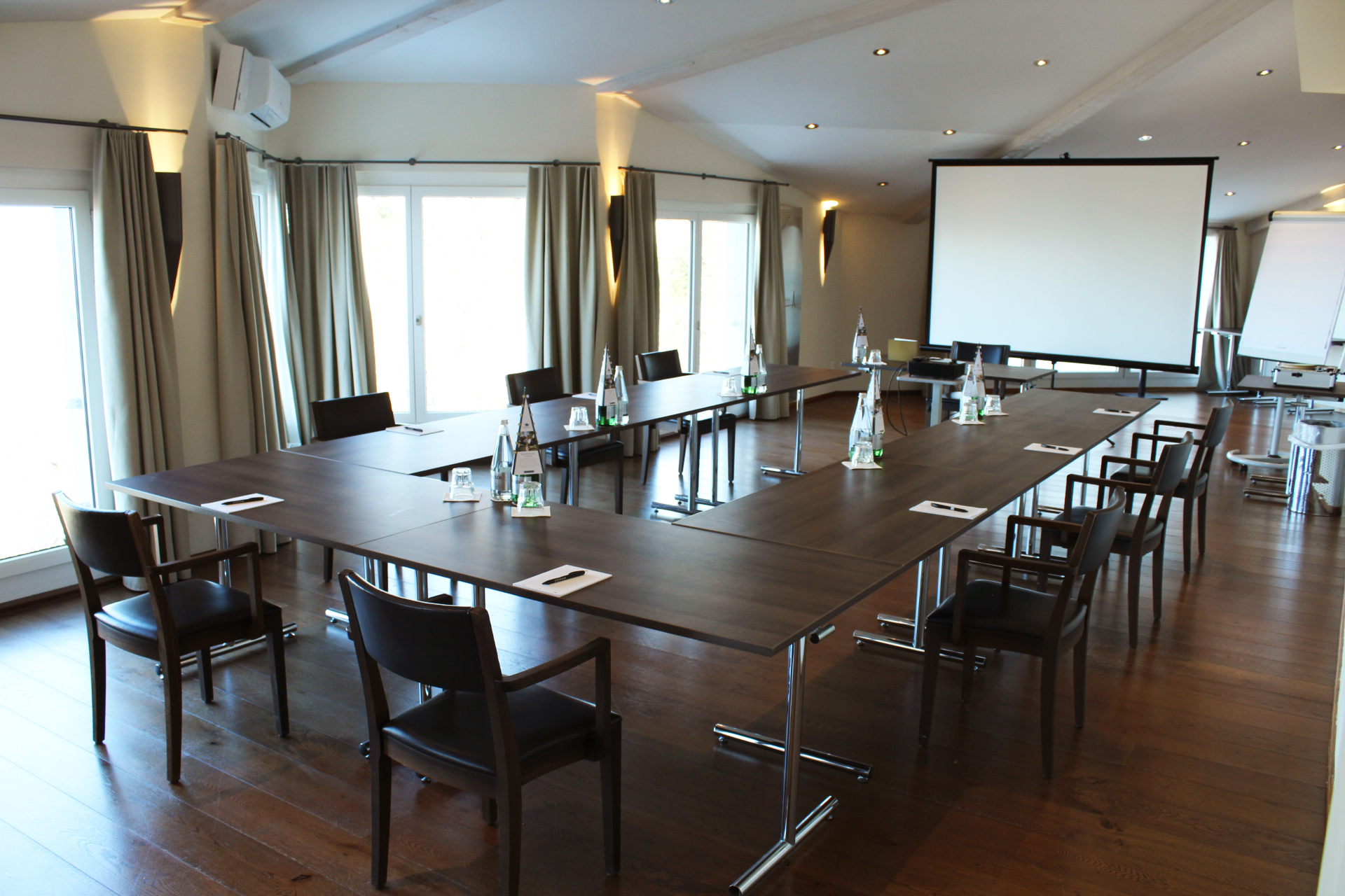 Hotel UTO KULM car-free hideaway in Zurich Räume Prisma