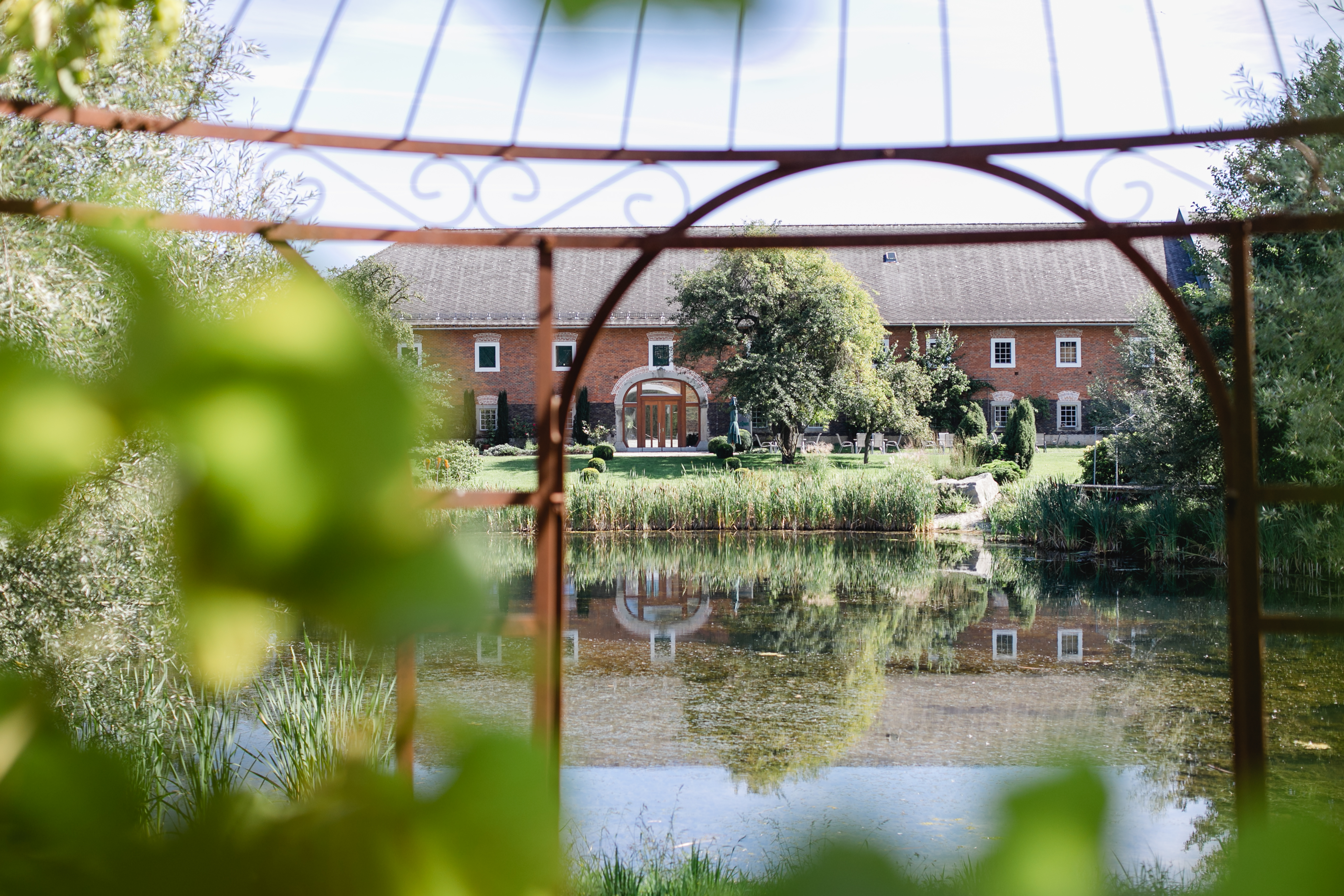 Tagungshotels - Ottensheim - Blick über den Teich

c by Verena Schön - Seminarhof Kletzmayr
