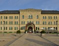 Seminarraum: Hoteleingang / Parkplatz - Schlosshotel Blankenburg