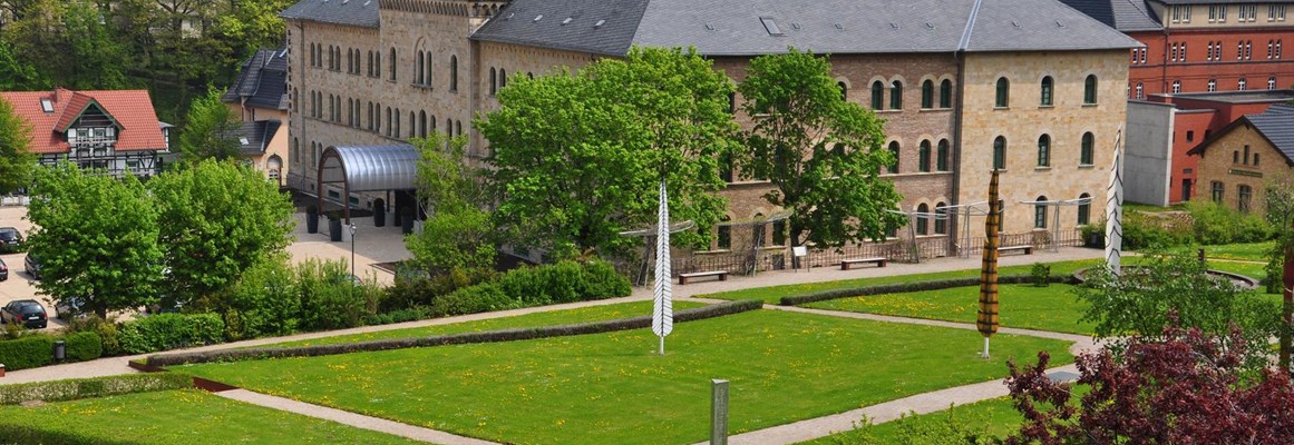 Seminarraum: Außenansicht vom Schlosspark aus - Schlosshotel Blankenburg