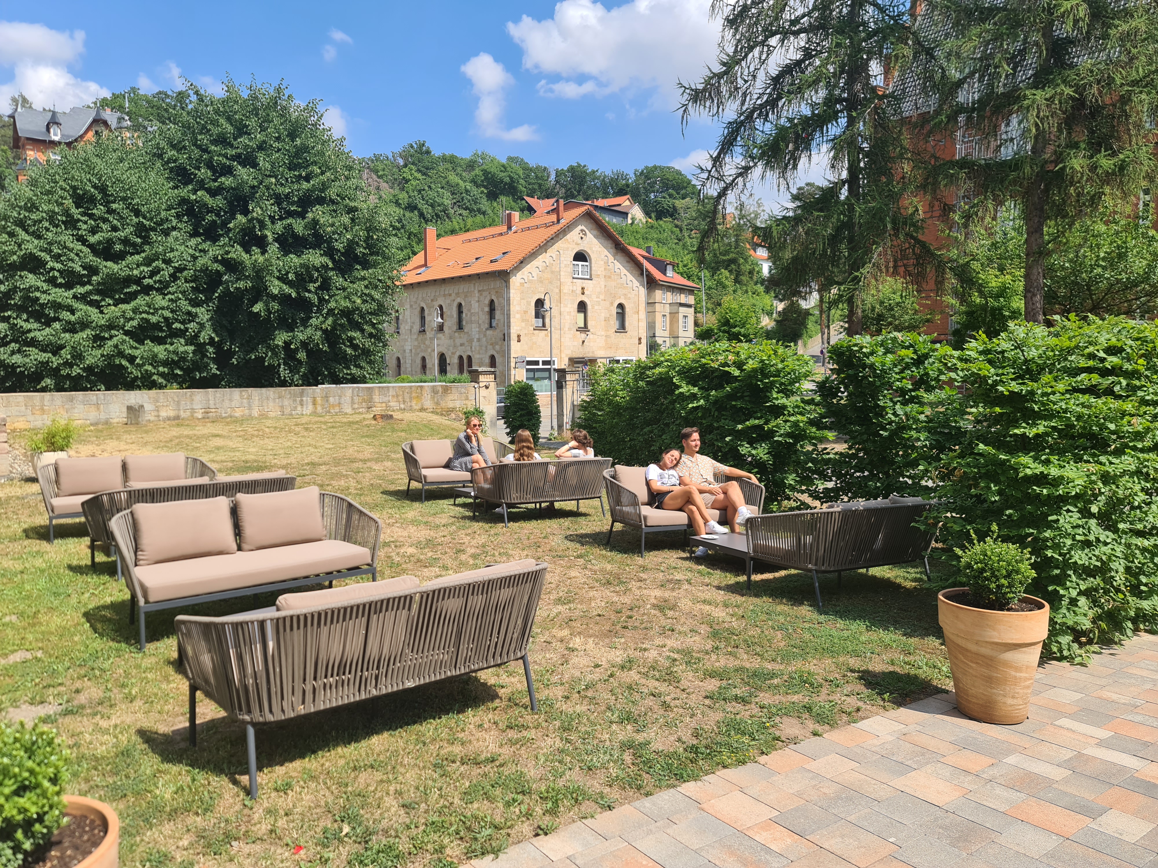 Seminarraum: Wiese vor der Terrasse - Schlosshotel Blankenburg