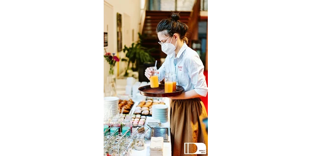 Tagungshotels - Beamer und Leinwand - Wir bieten verschiedenste Möglichkeiten für das Catering. Kaffeepausen, Snacks, Mittagessen, Abendessen, Buffets - alles was das Herz begehrt.  - Impact Hub