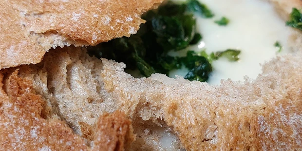 Tagungshotels - Thermenland Steiermark - Spargelsuppe im Brotteig - LandRastHaus Maria Bild - bodenständig und exklusiv