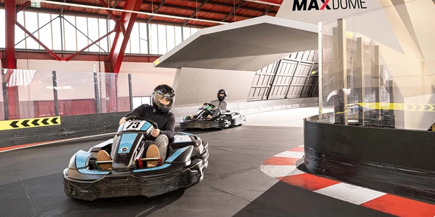 Tagungshotels - Beamer und Leinwand - ©Rotax MAX Dome - Rotax MAX Dome Linz