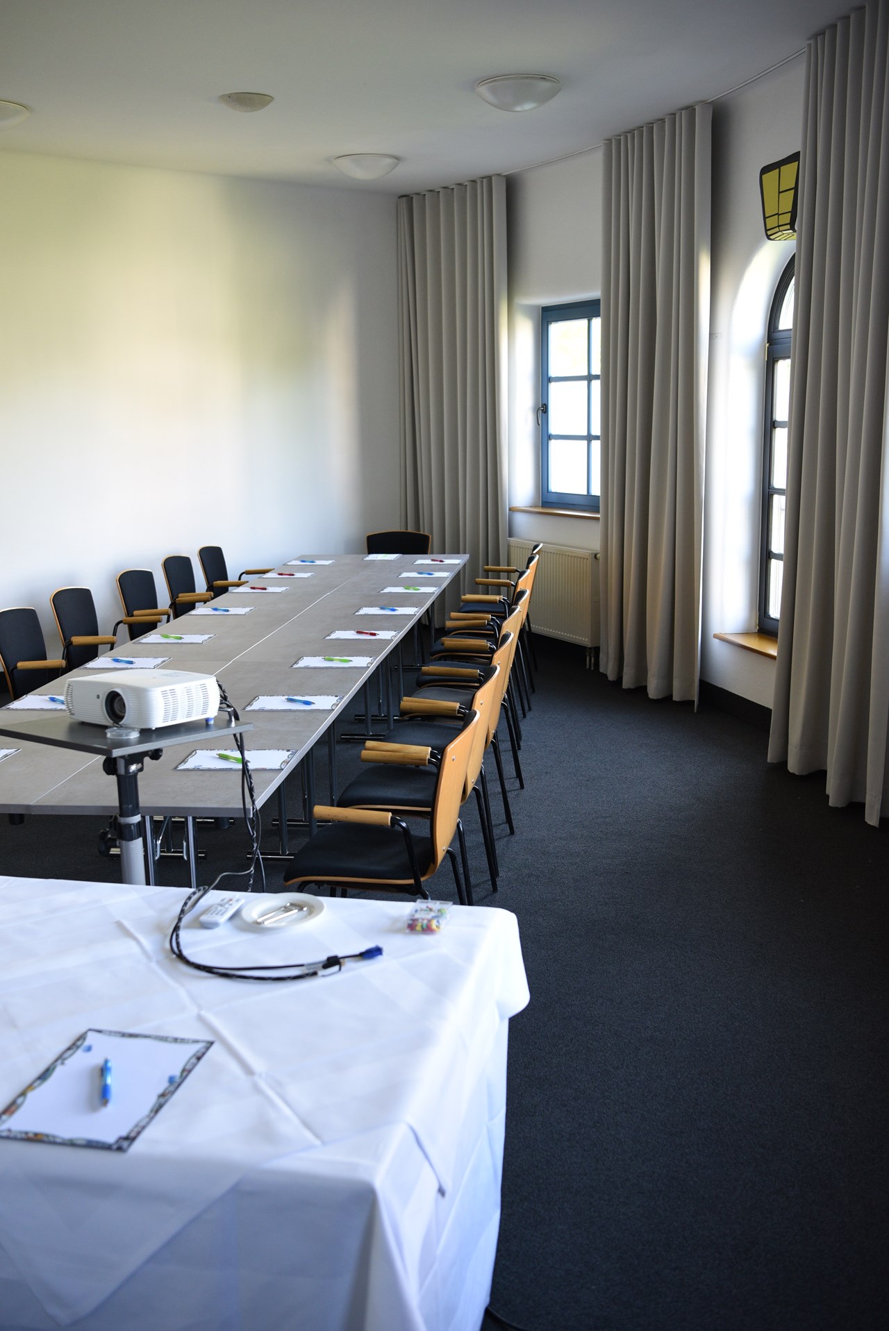 Rogner Bad Blumau Räume Kugelrot