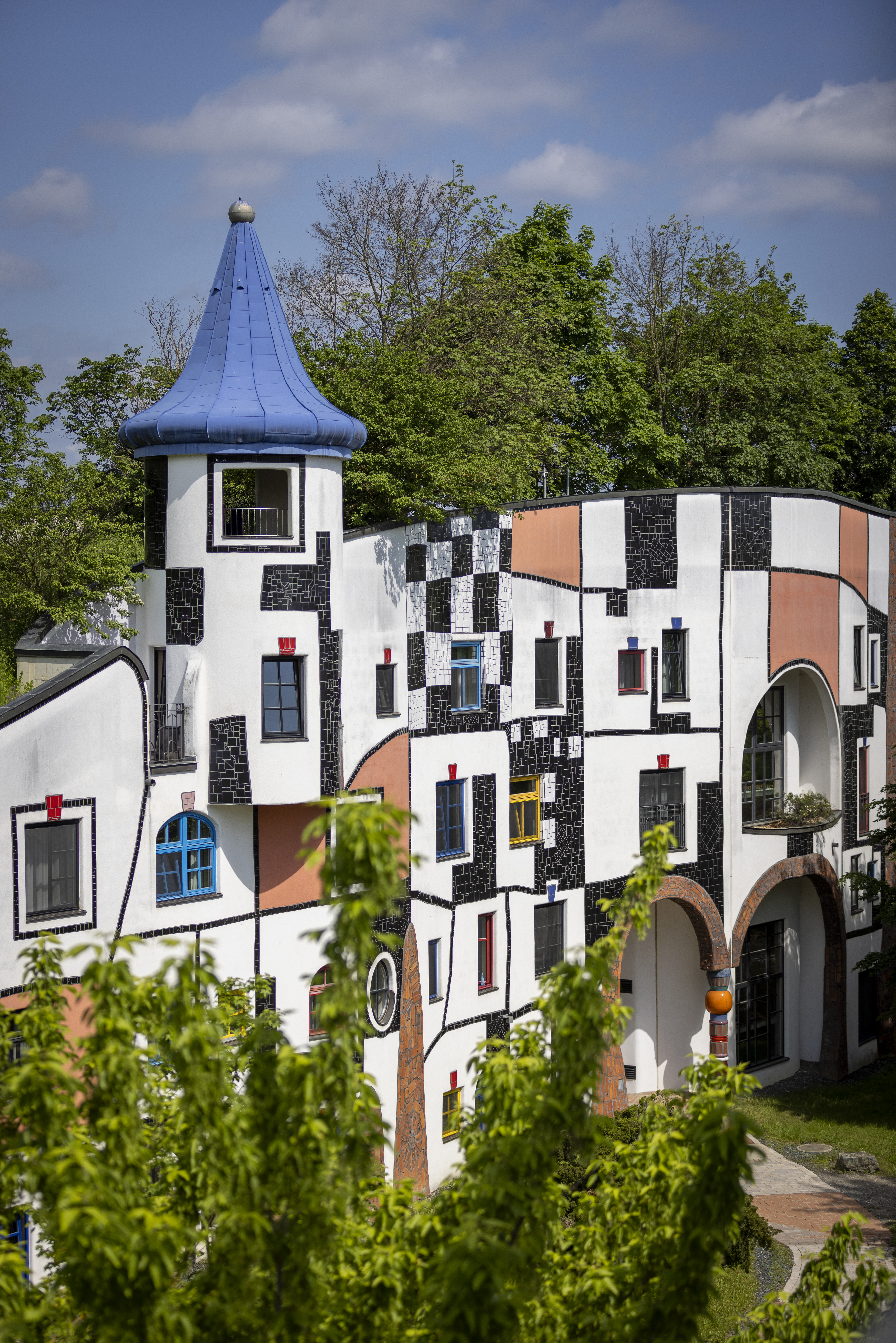 Tagungshotels - Seminarraum abschließbar - Kunsthaus - In diesem Gebäude sind rund 100 Hotelzimmer untergebracht - Rogner Bad Blumau